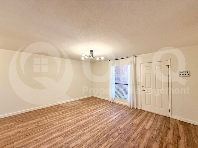 Building Photo - 1340 N Recker Rd