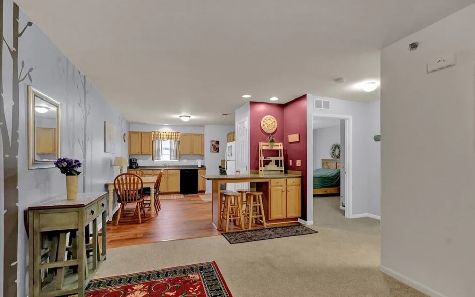 Kitchen - 172 Christine Dr