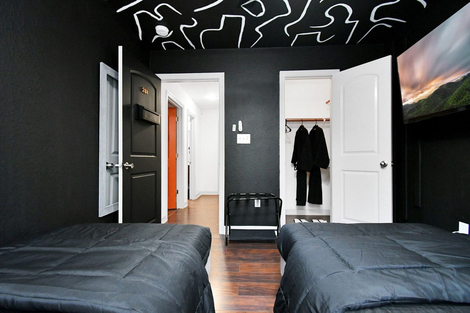 Building Photo - 2905 Baer St