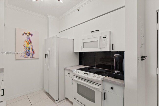 Building Photo - 6831 SW 44th St
