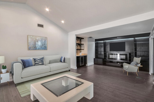 Building Photo - 5529 Lakeview Mews Terrace