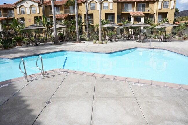 Building Photo - 2090 Highpointe Dr