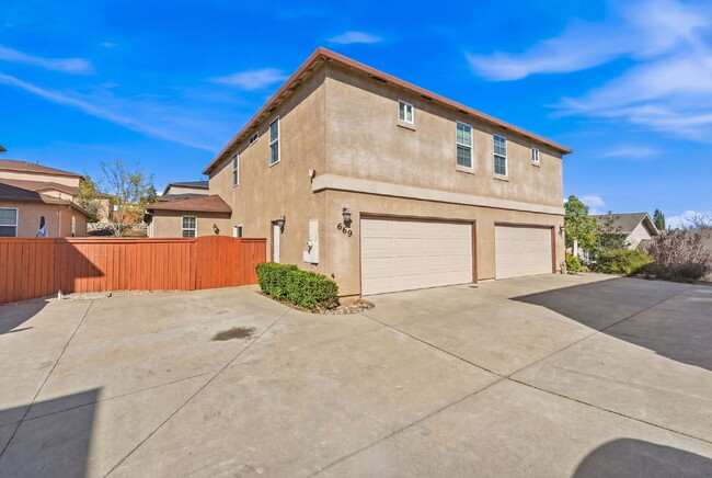 Building Photo - 669 Mission De Oro Dr