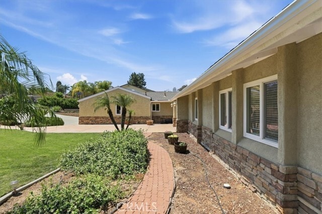 Building Photo - 16540 Wagon Wheel Dr
