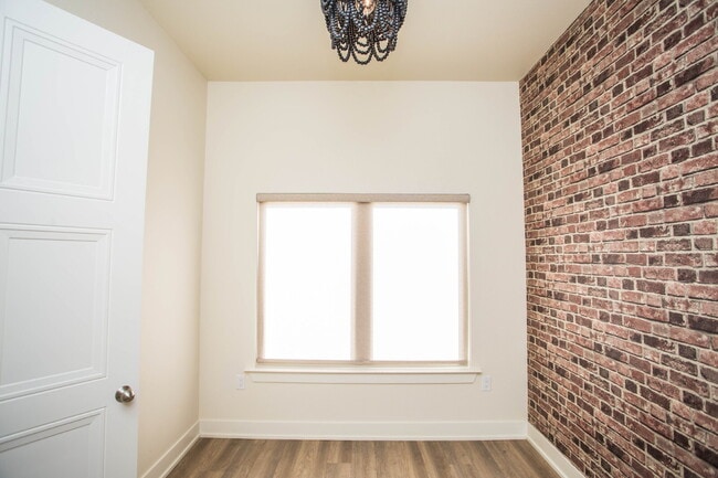 Building Photo - Luxury Living in the Estates at Vintage