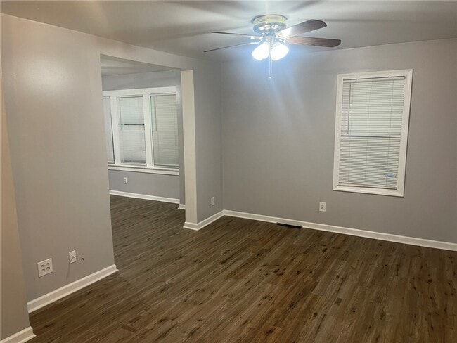 Building Photo - 66 Avis St