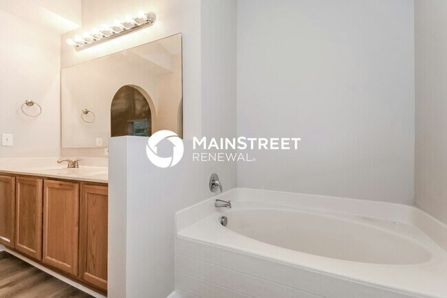 Building Photo - 3 Bedroom Pet-Friendly Home in jacksonville, FL with Main Street Renewal