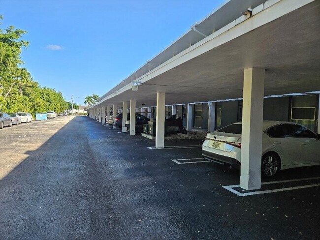 Building Photo - 777 SE 2nd Ave