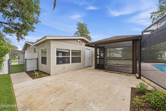 Building Photo - 388 Arora Blvd