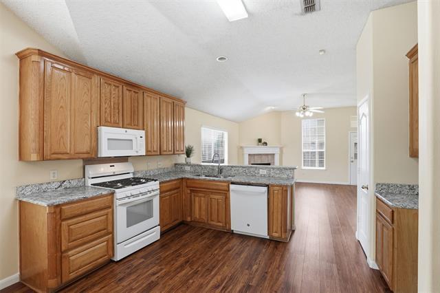 Building Photo - 9148 Rushing River Dr