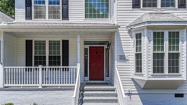Building Photo - 717 Lantern Pl