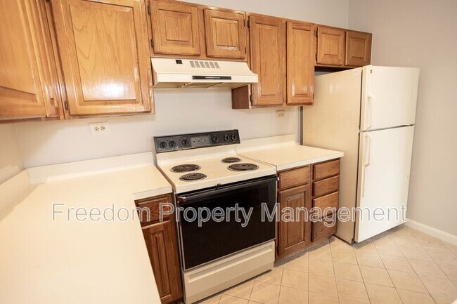 Building Photo - 279 S Pickett St
