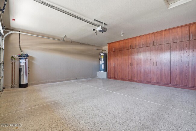 Building Photo - 4441 E Cottonwood Ln