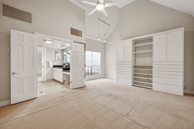 Building Photo - 5338 Brownway St