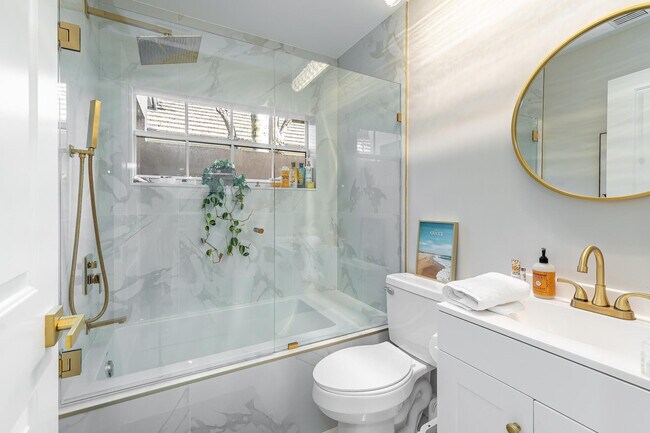 Building Photo - 154 Coventry Pl