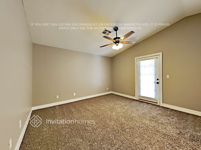 Building Photo - 9600 Sky Hollow Dr