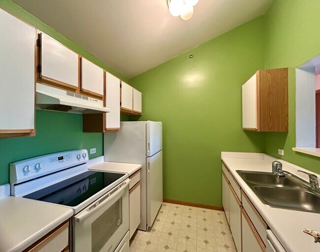 Building Photo - 430 Cunat Blvd