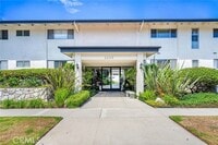 Building Photo - 3205 Merrill Dr