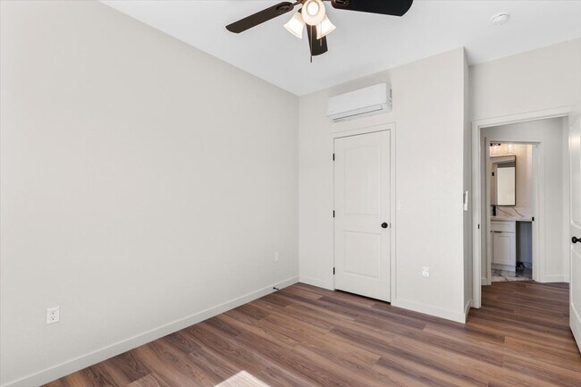 Building Photo - 10154 Joshua Blvd