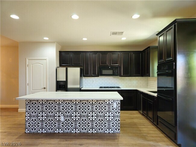Building Photo - 10070 White Mulberry Dr