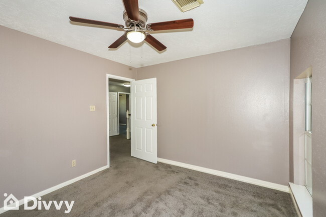 Building Photo - 16415 Dawncrest Way