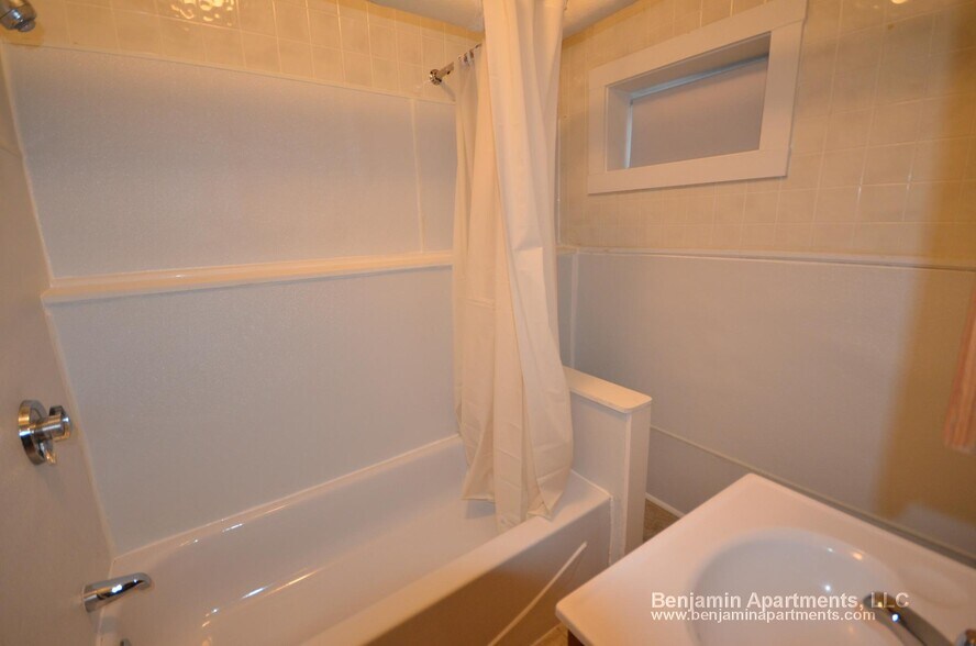 Building Photo - 1161 Boylston St