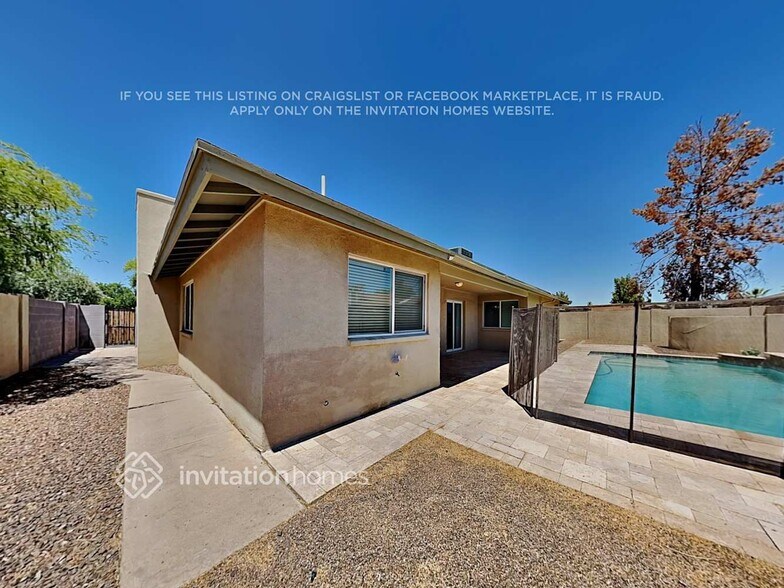 Building Photo - 3229 E Emelita Ave