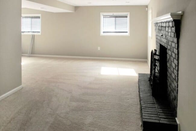 Building Photo - Charming Corner Lot Brick Home With 3-Bedr...