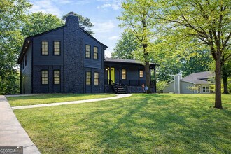 Building Photo - 257 Omega Dr