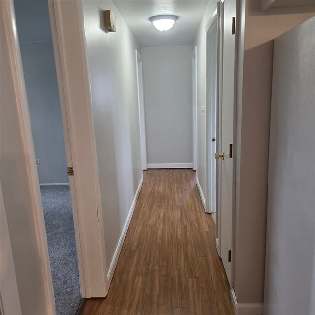 Building Photo - 81 Crane Ave S