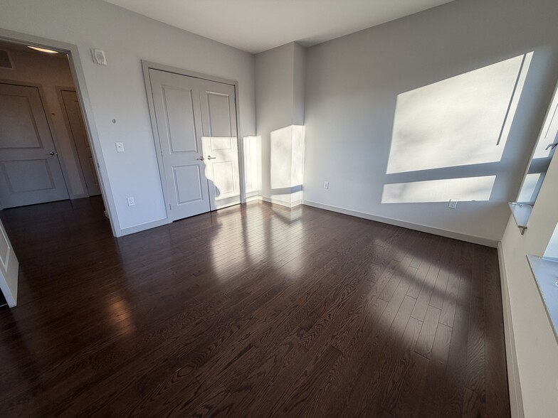 Building Photo - 40A Marion St