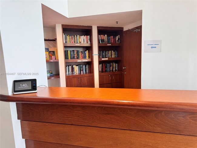 Building Photo - 5161 Collins Ave