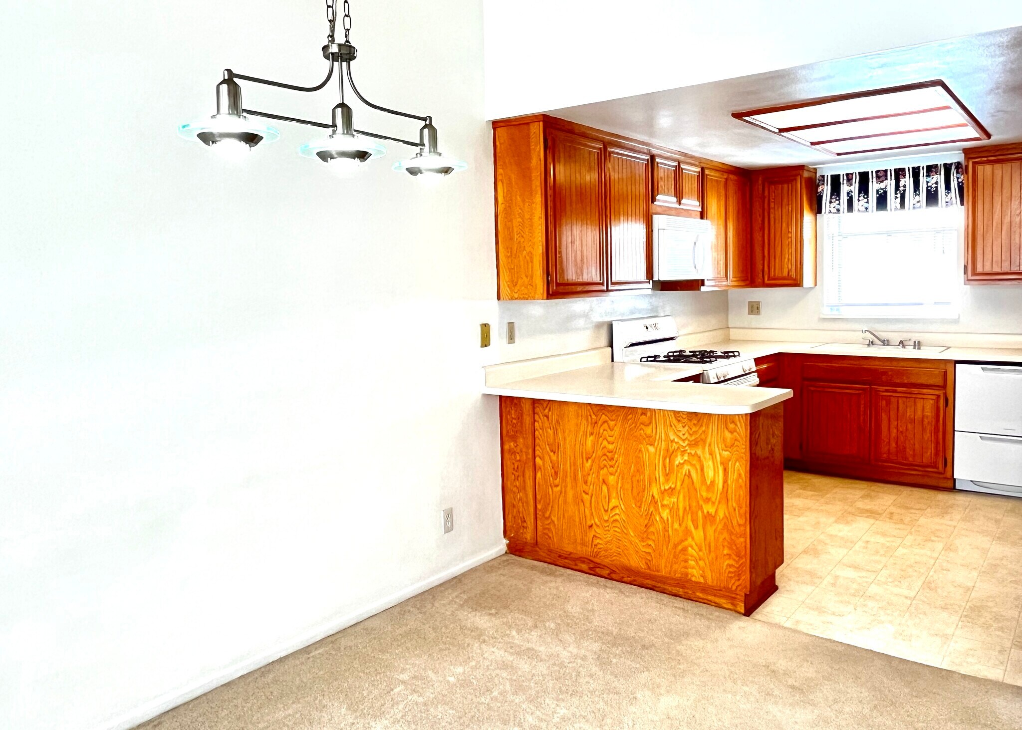 Building Photo - 26758 Claudette St