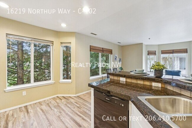 Building Photo - 16219 Northup Way