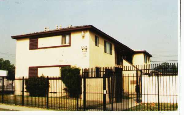 Primary Photo - 2005 E Alondra Blvd