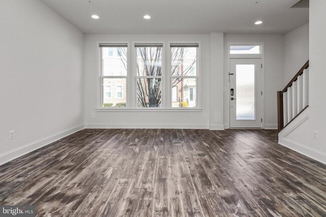 Building Photo - 14583 Lakestone Dr