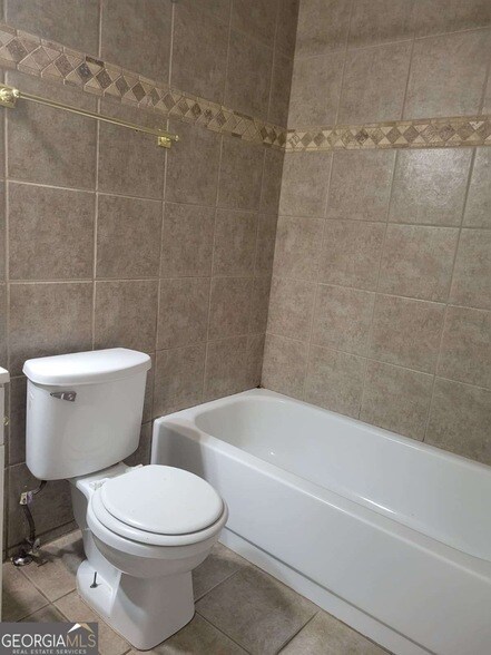 Building Photo - 487 Arbour Run