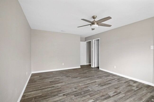 Building Photo - 4904 Watkins Dr