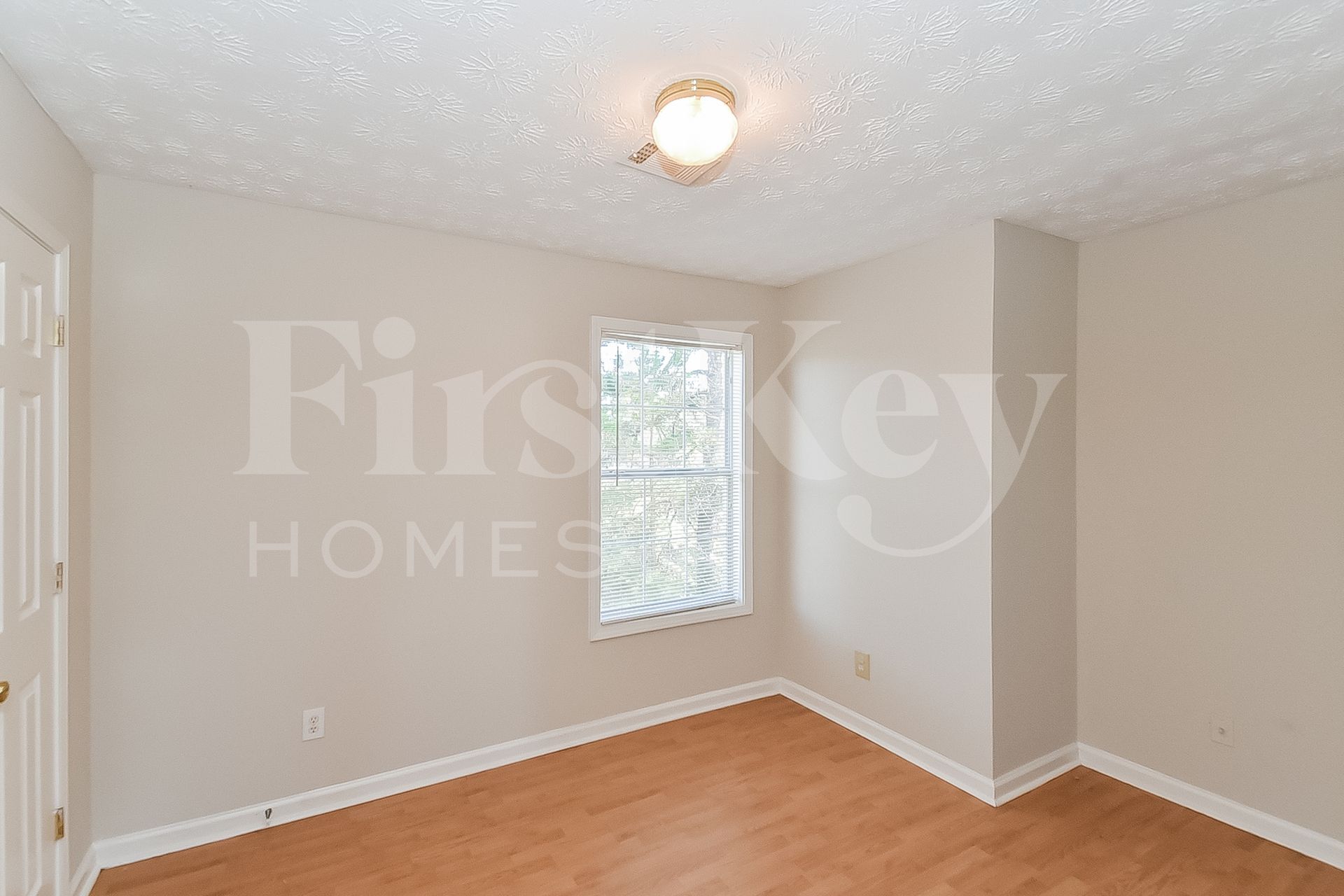 Building Photo - 5205 Alexander St