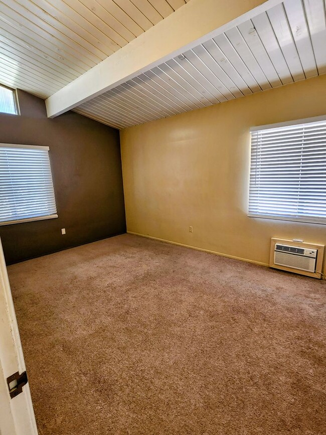 Building Photo - Cozy 2 bed/1 Bath house-UNFURNISHED **