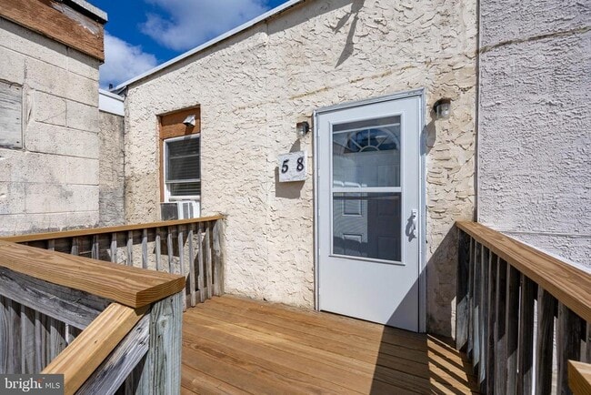 Building Photo - 58 E 4th St