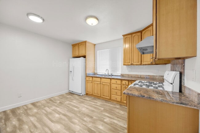 Building Photo - 16385 Gordon Way