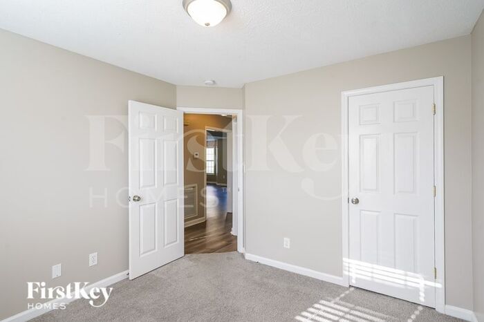 Building Photo - 6009 Pleasant Hill Dr