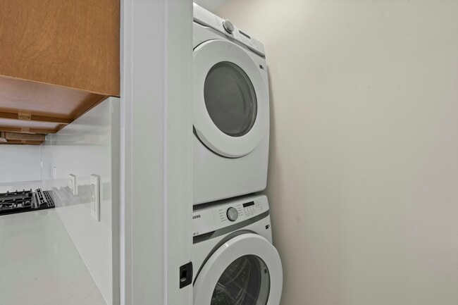 Building Photo - 432-436 S Maple Ave