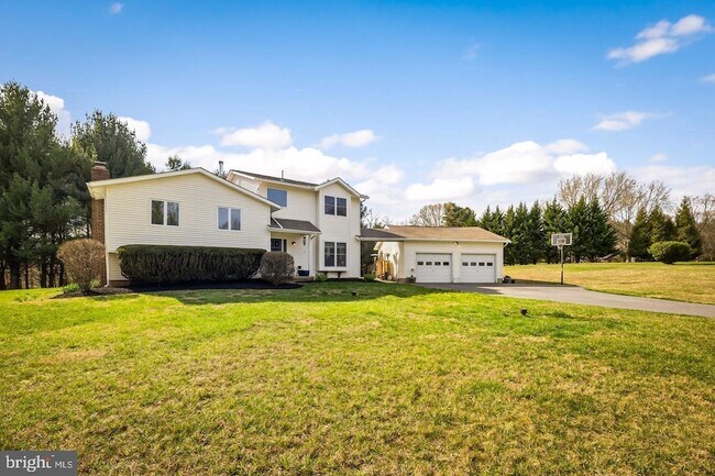 Building Photo - 6 Hounds Hollow Ct