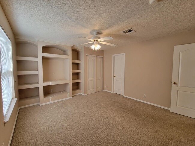 Building Photo - 3605 Tierra Zafiro Dr