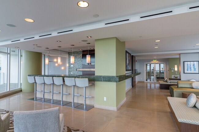 Building Photo - Luxury 2BR Signature Place Condo in Downto...