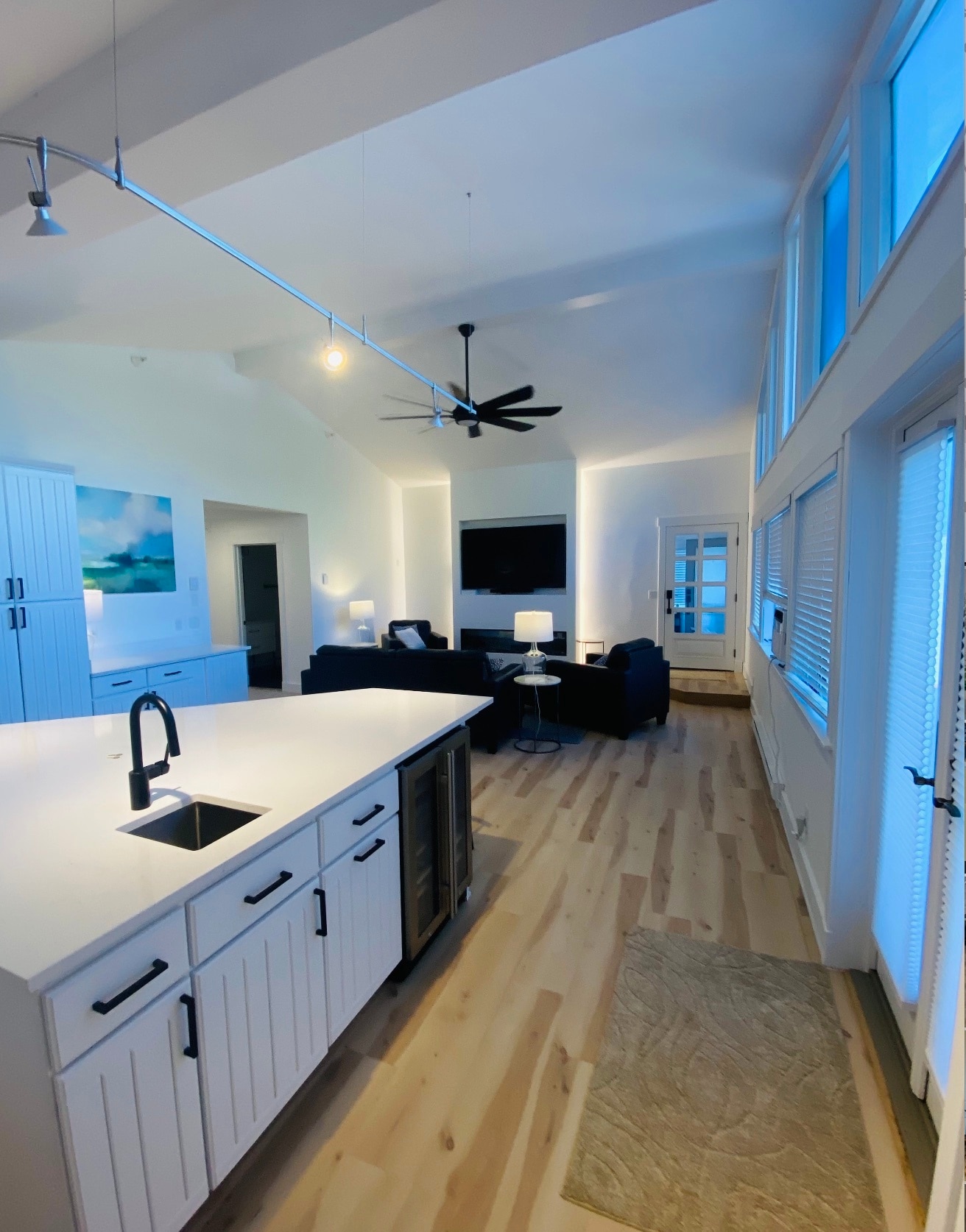 Living/Kitchen Space - 245 N Glenwood St