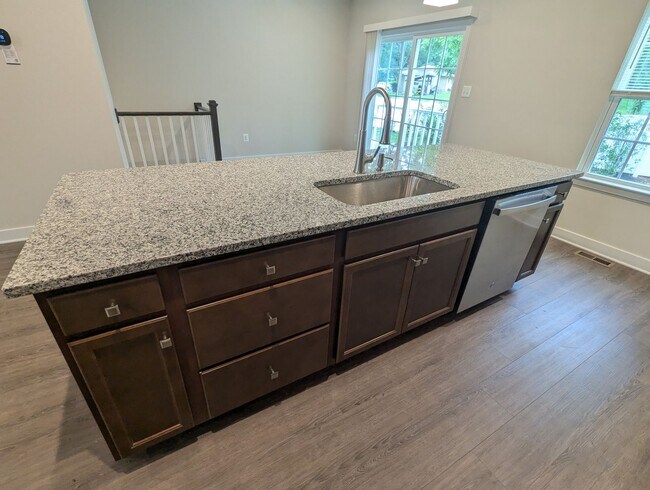 Building Photo - New Build (never lived in) townhouse avail...