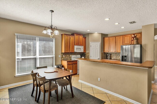 Building Photo - 1808 Cross Pointe Way